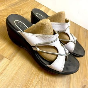 Privo by Clark’s 🤍 White Mule Clog Heel Sandals Women 7.5